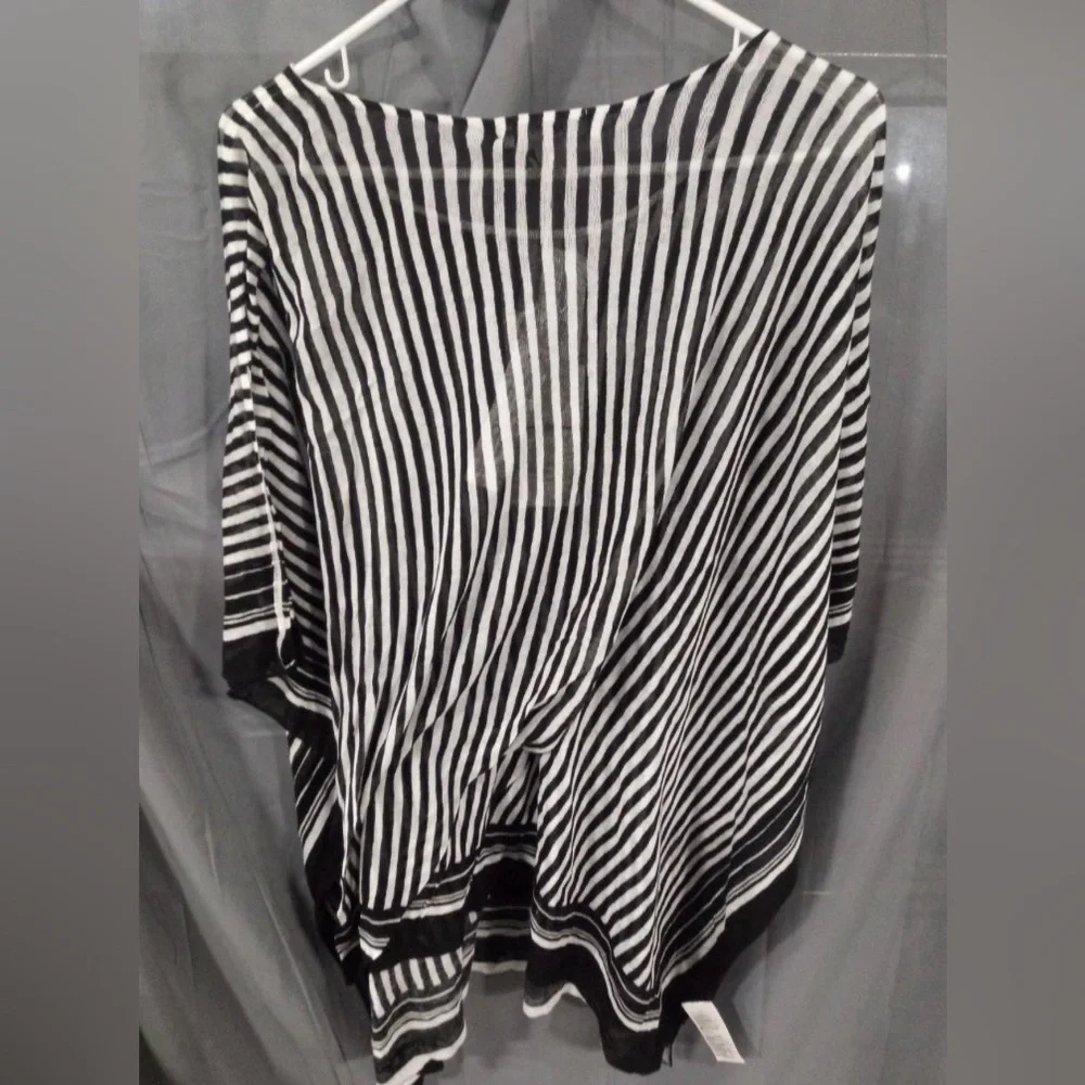Tommy Bahama Monochrome Striped Poncho, swim cover up - Picture 4 of 9